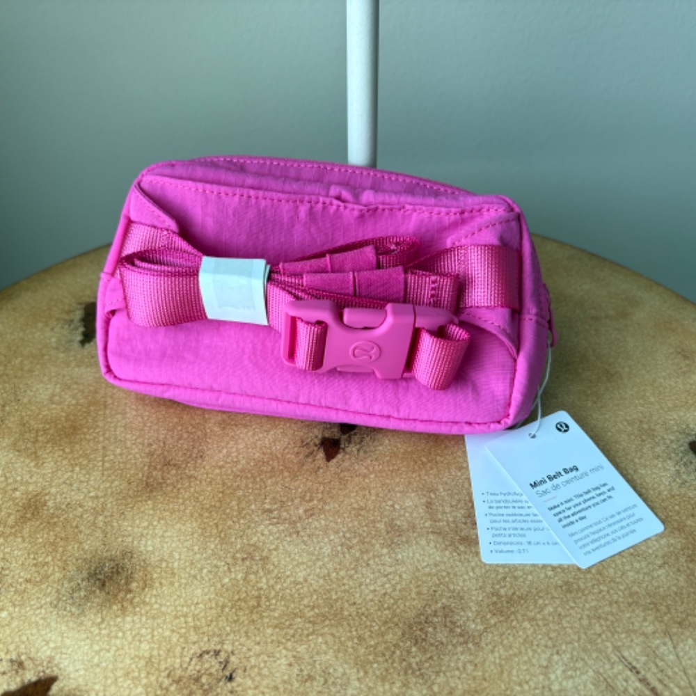 Lululemon Mini Belt Bag - Picture 6 of 8